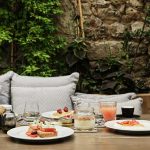 Courtyard Suite - Outdoor Patio Dining