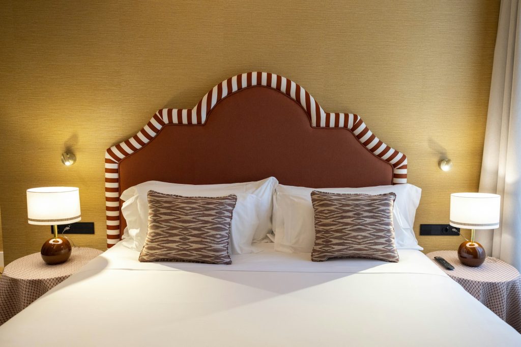 Deluxe - Bedroom