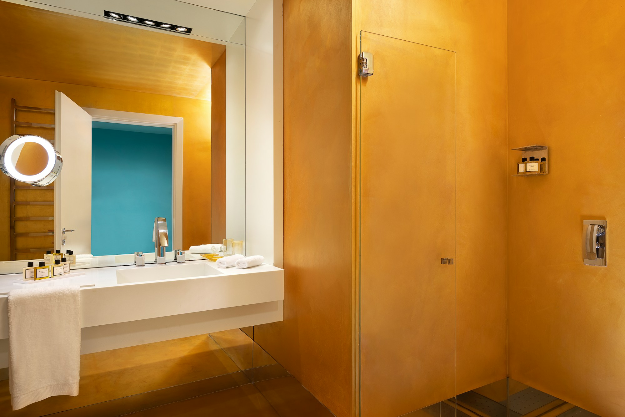 Superior - Bathroom