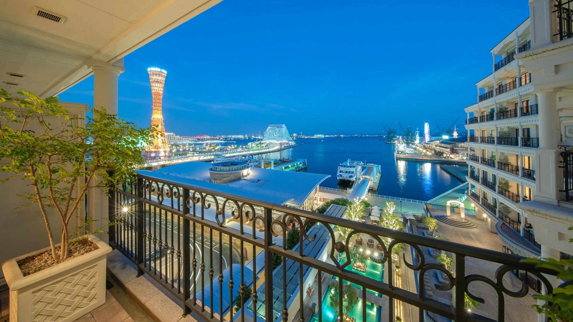 Luxurious Superior Double Room - Evening View