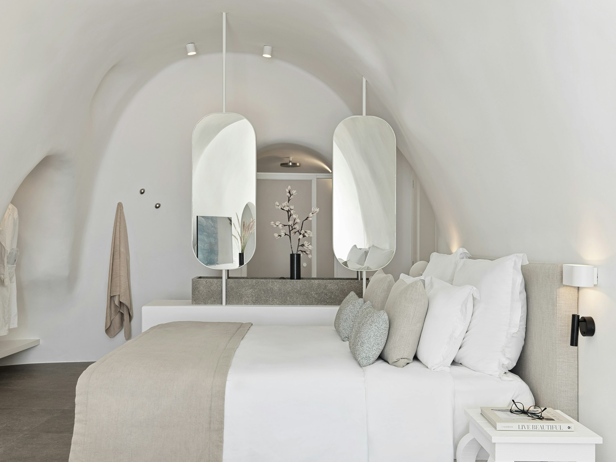 Executive Pool Suite - Bedroom