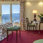 Executive Suite Partial Lake View - Bedroom