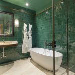 Court Suite - Bathroom