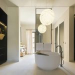 Pool Suite - Bathtub