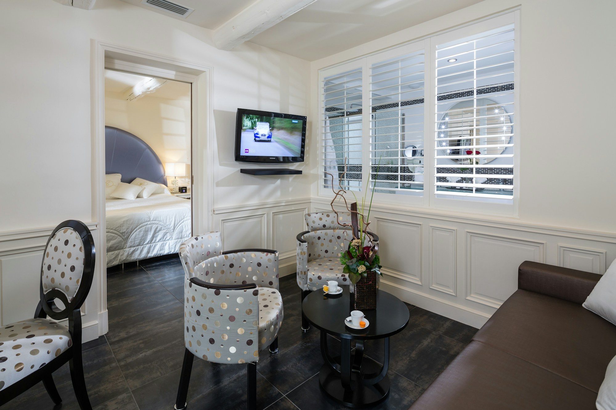 Pool Suite