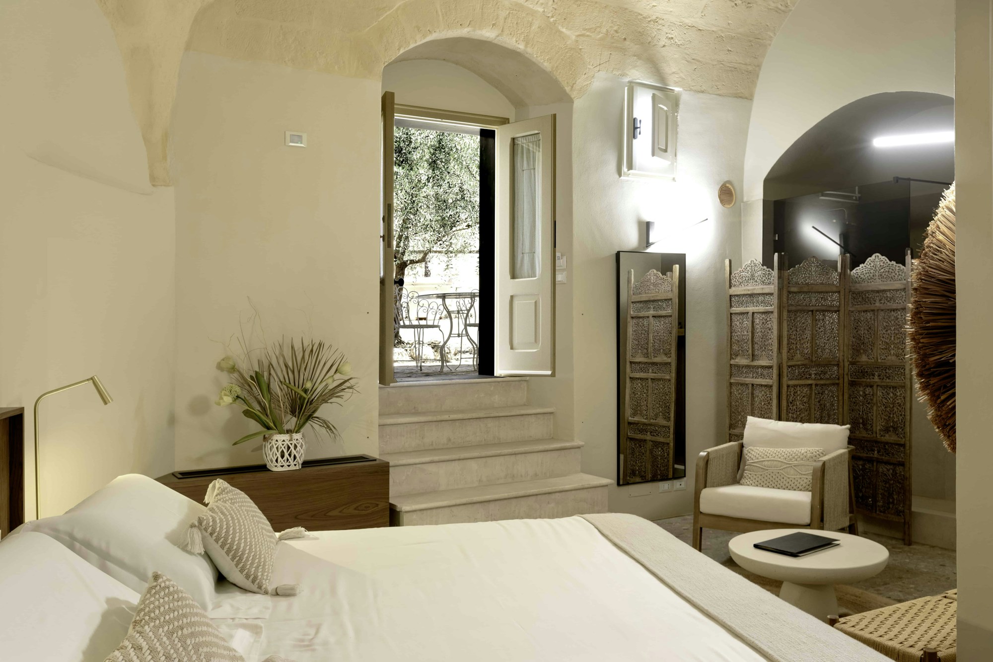Cave with Patio - Room #69