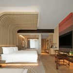Deluxe Lakeview King Room - Bedroom