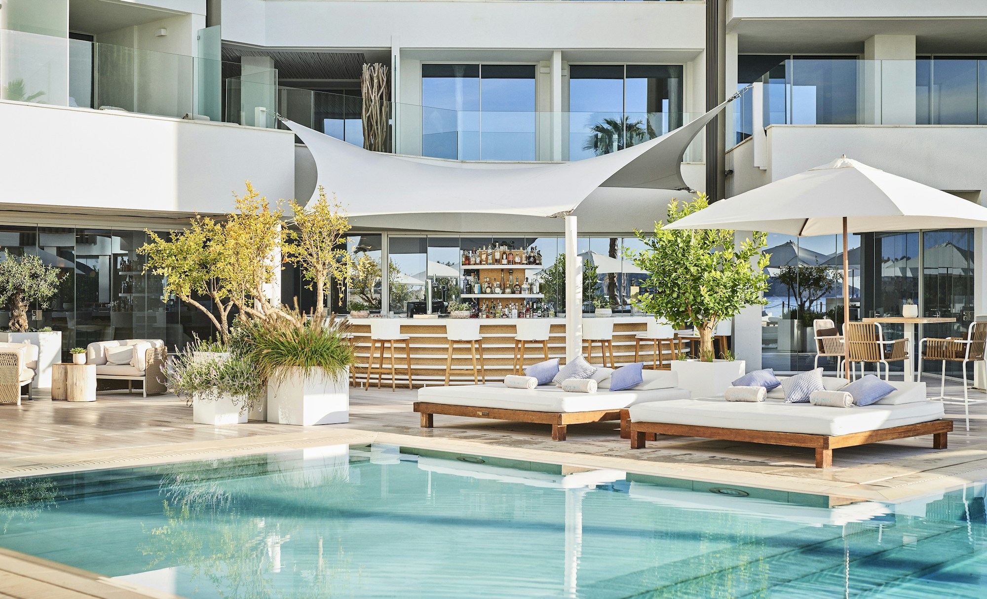 Pool Bar