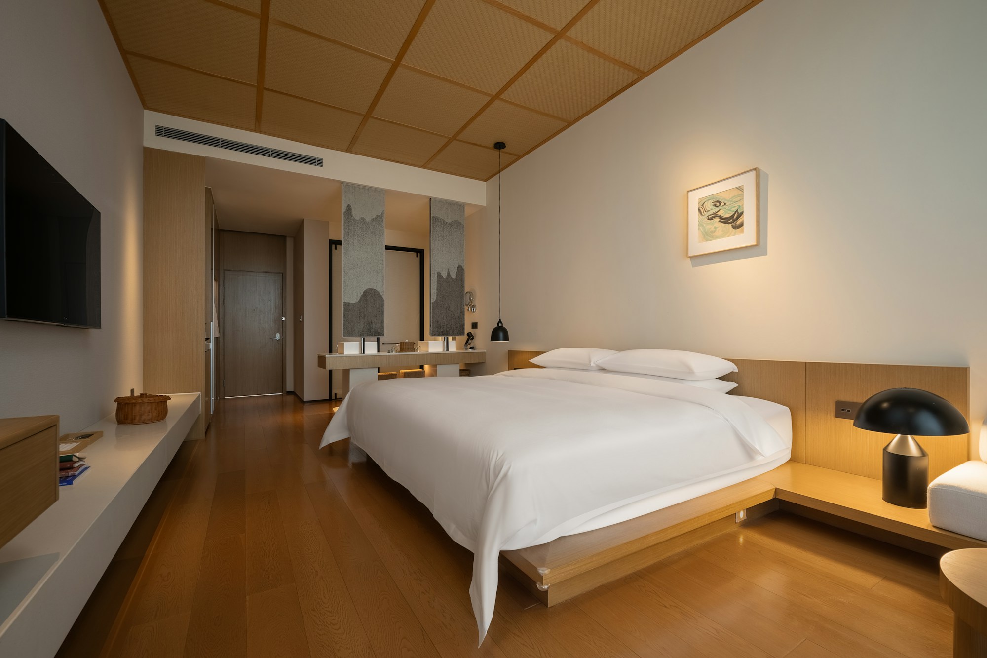 Oasis Balcony King bed Room