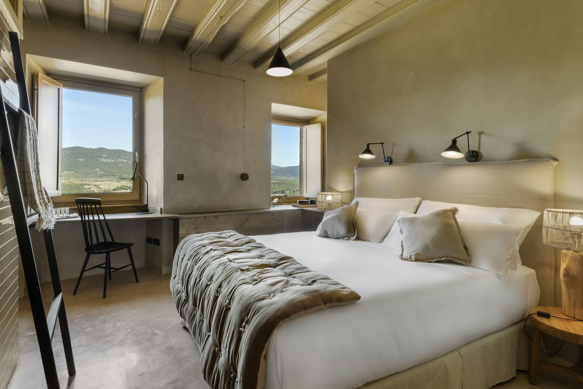 Double Standard Room - Bedroom