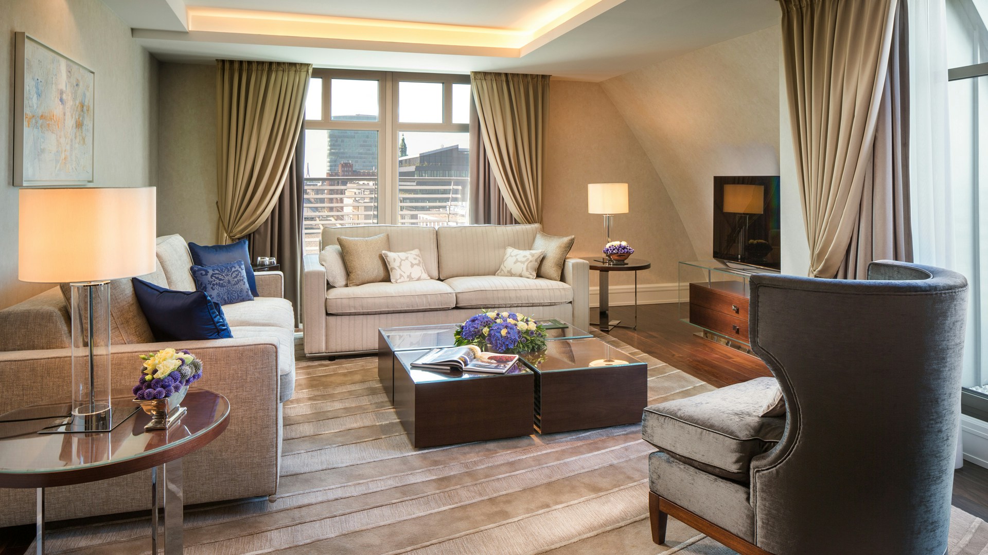 Executive Suite Living Room Breidenbacher