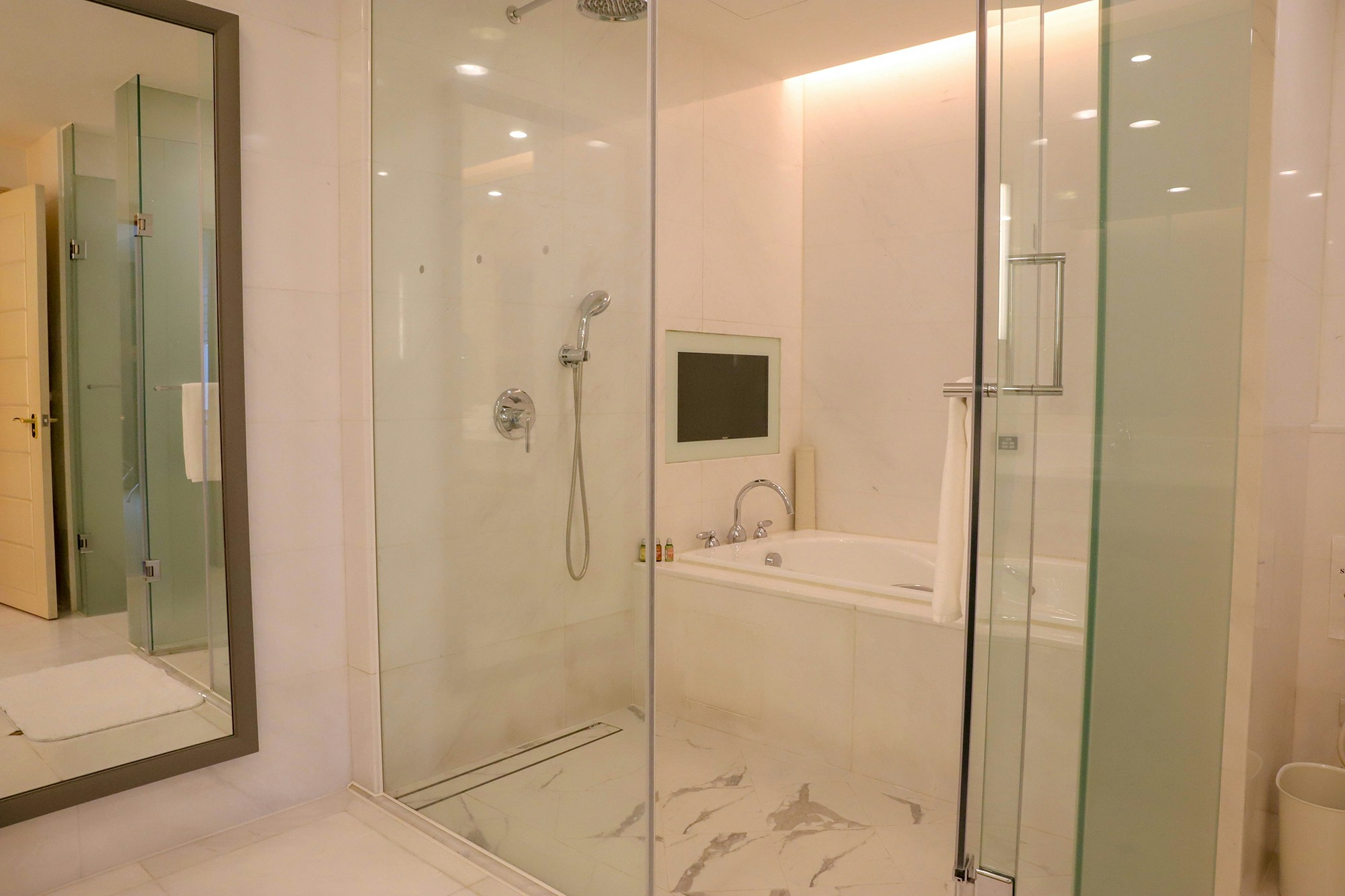 Victoria Suite - Bathroom