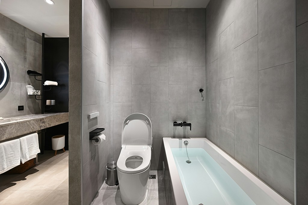 Corner Luxury Room