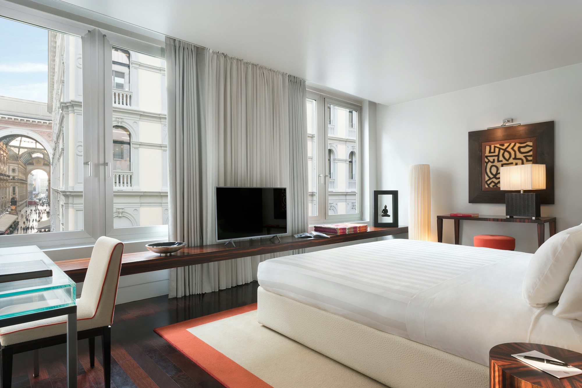 Gallery View Deluxe - Bedroom