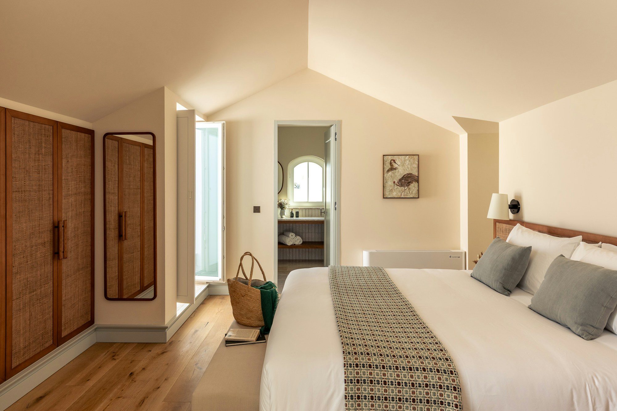 Attic Deluxe - Bedroom