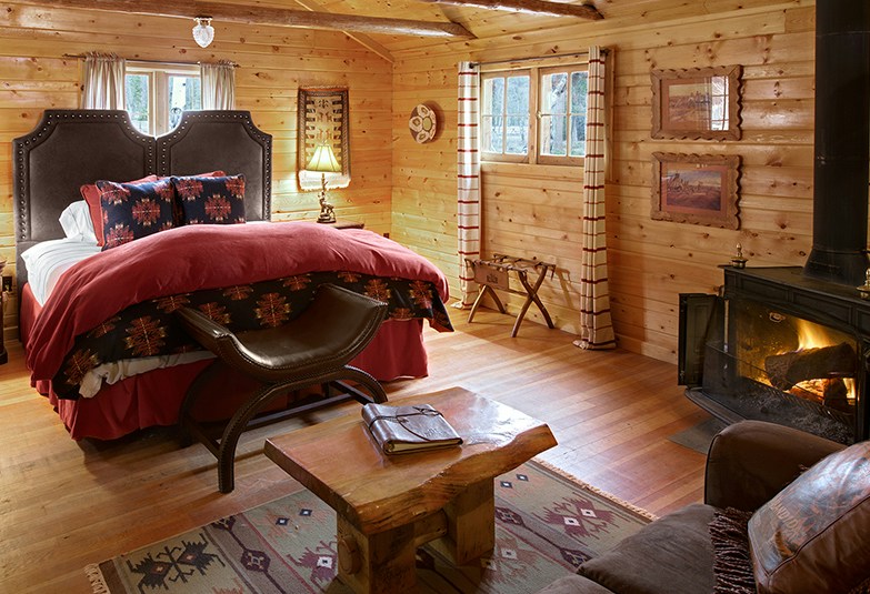 Old Bunk House Cabin - Bedroom