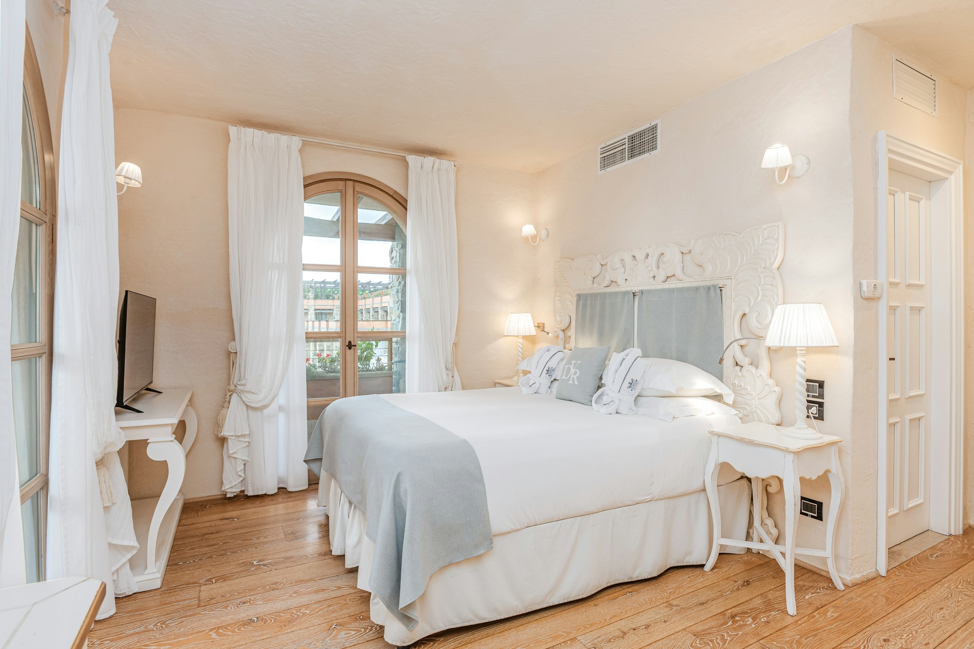 Superior with Sea Front - Bedroom