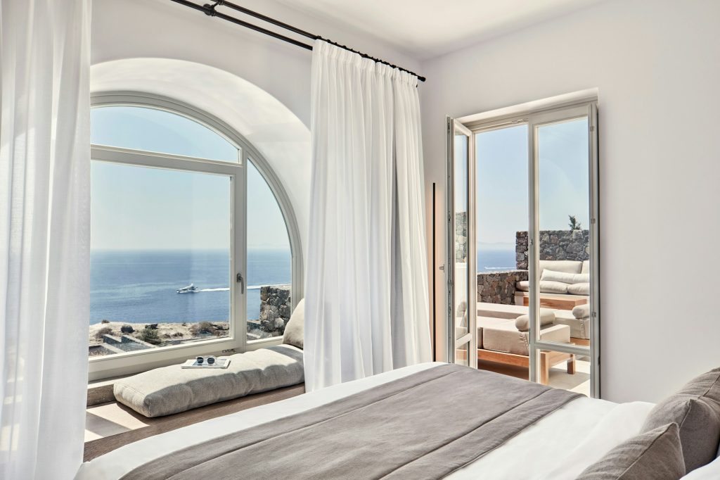 Honeymoon Suite with Plunge Pool - Bedroom