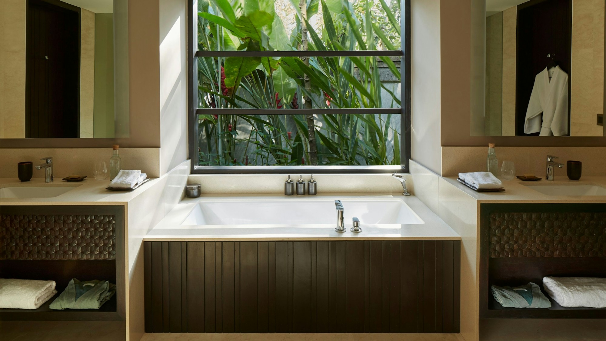 Pavilion - Bathtub