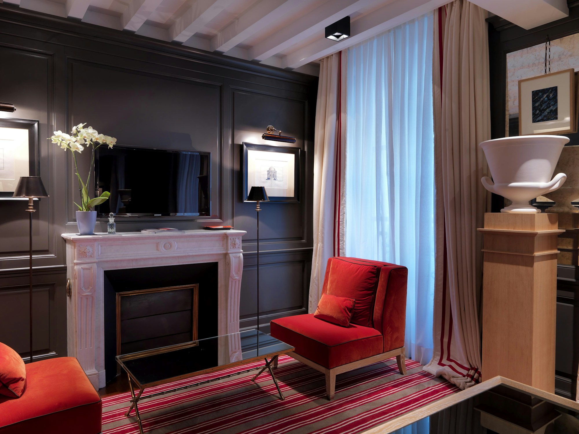 Executive Suite - Living Area