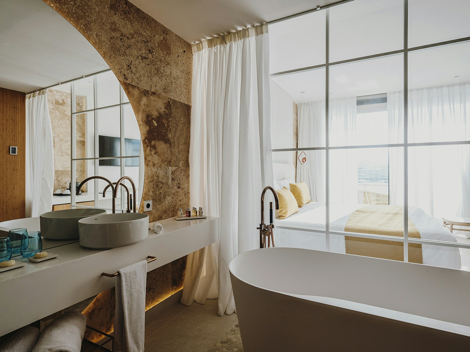 Premier & Premier Bay - Bathroom