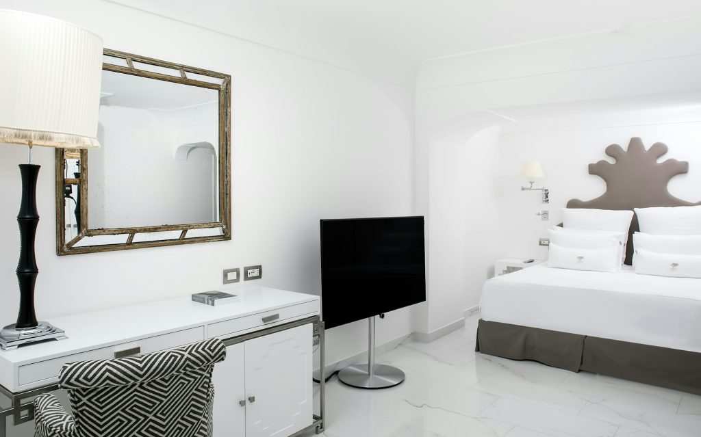 Deluxe Studio - Bedroom