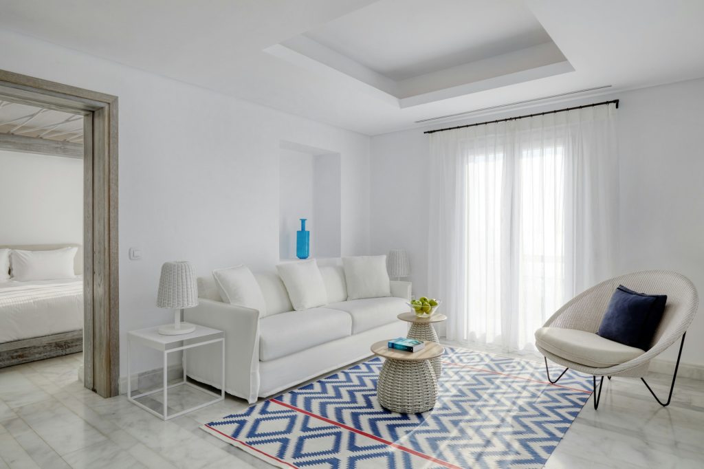 Laveer 1 Bedroom Pool Suite living room