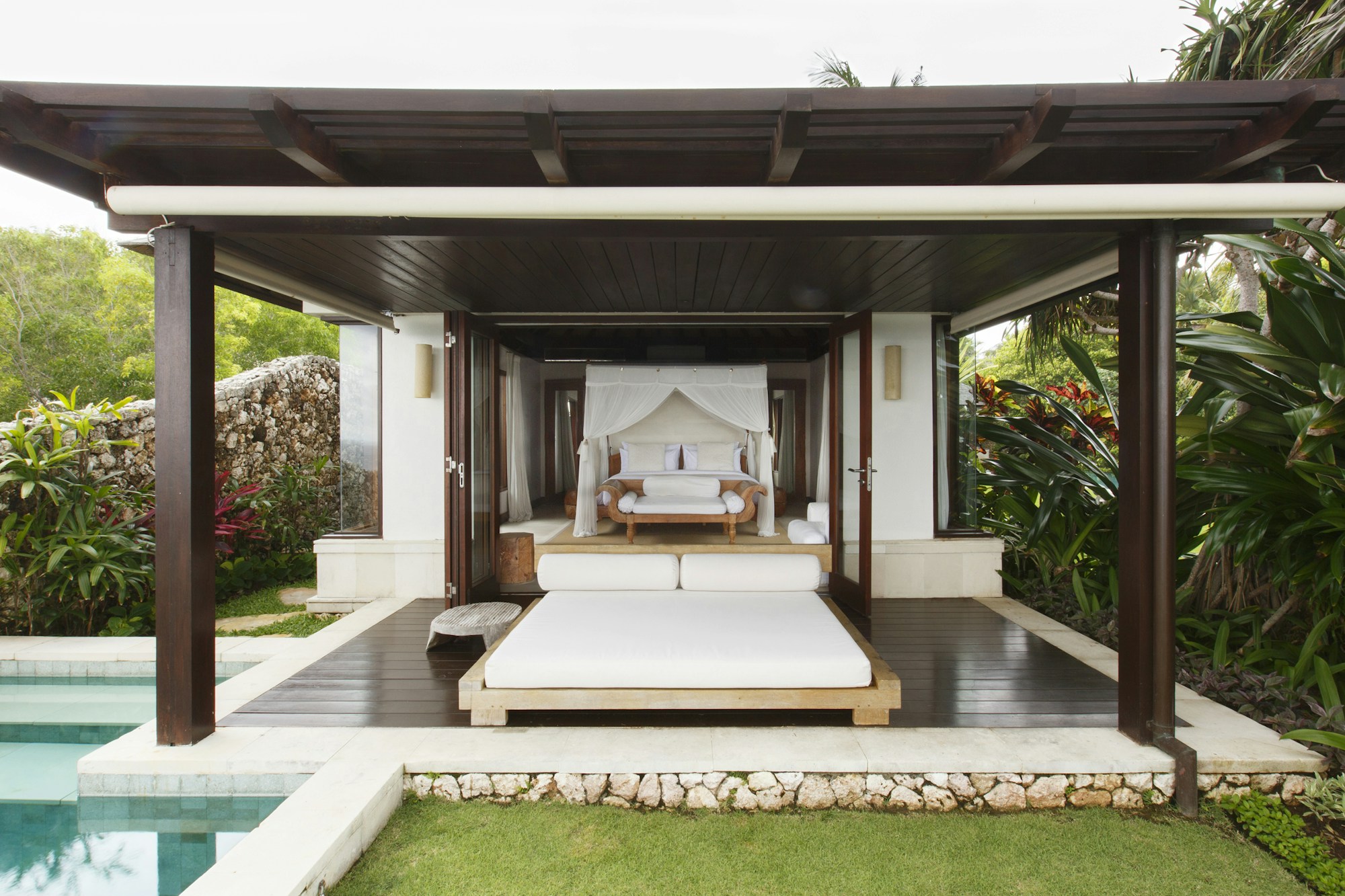 Chintamani Villa Ocean View Suite - Bedroom