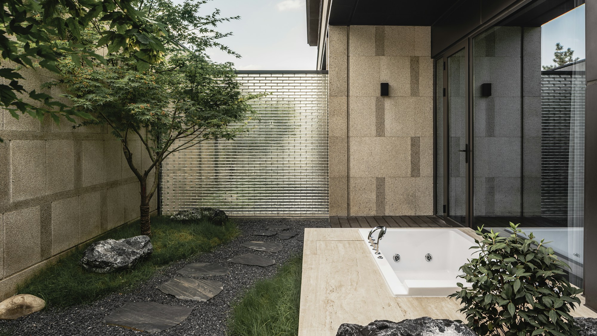 Outdoor Bathtub