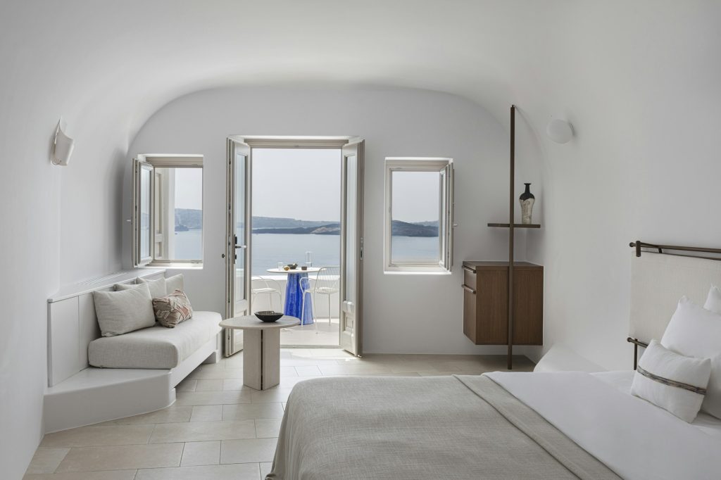Superior Suite Plunge Pool - Bedroom