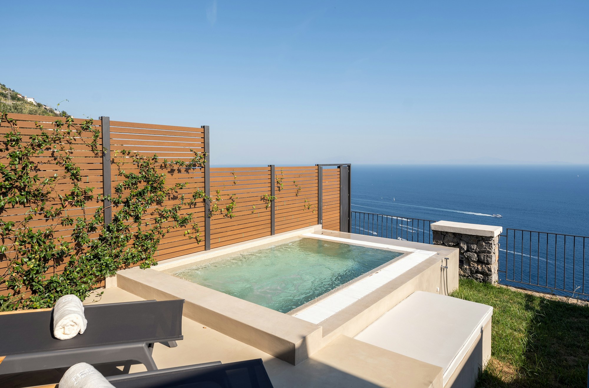 Signature Suite Pool - Pool