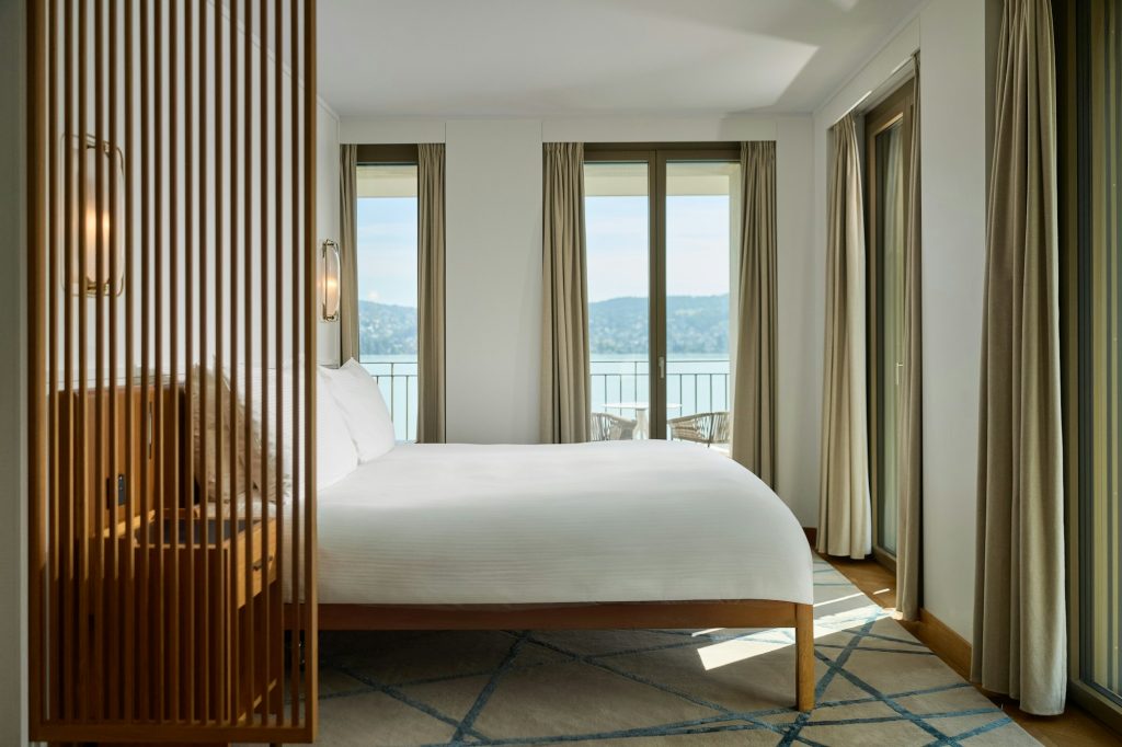 Panorama Junior Suite with Balcony - Bedroom