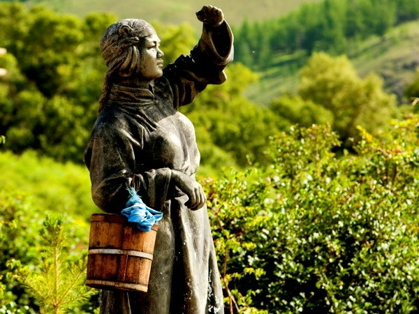 Tereljmaa Sculpture