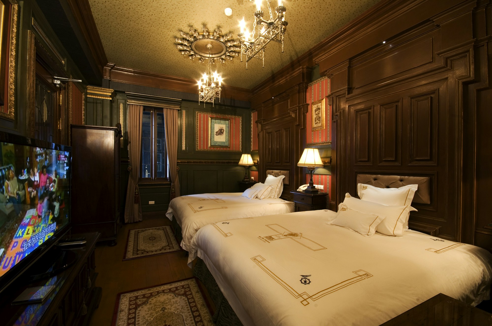 Fantasia Suite Two Double Bed - Bedroom