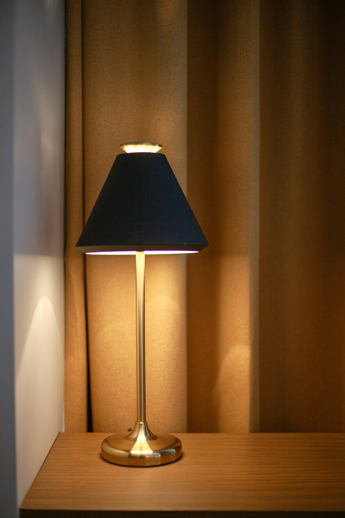 Deluxe Room - Desk Detail