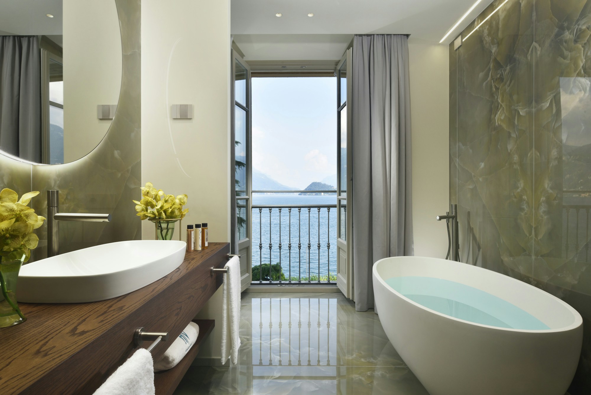 Exclusive Suite Lake View - Bathroom