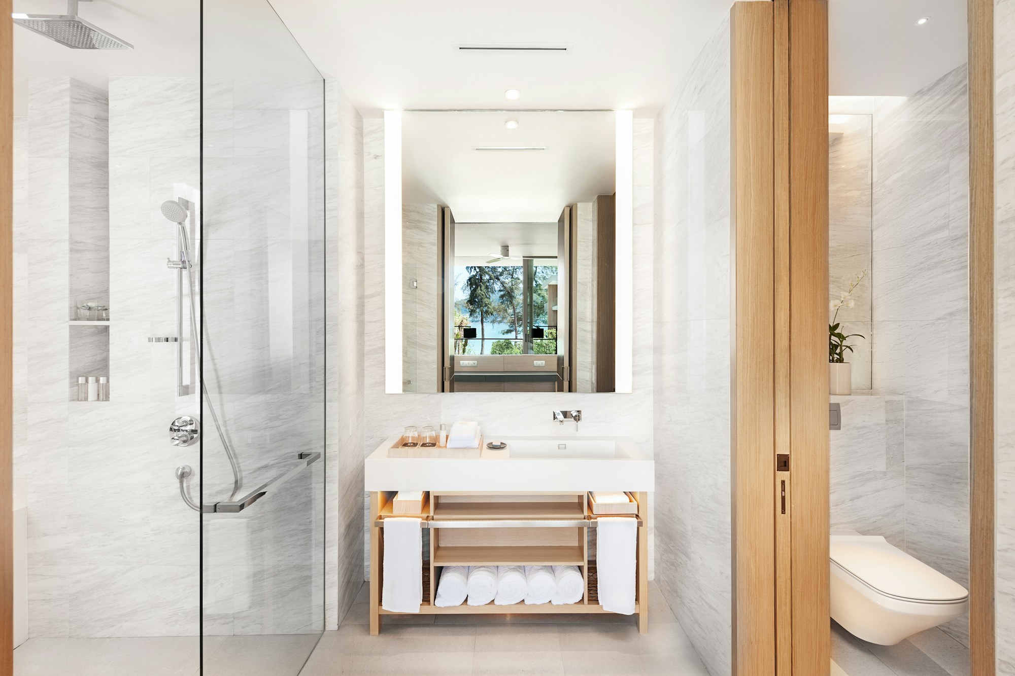 Azure Seaview Suite - Bathroom