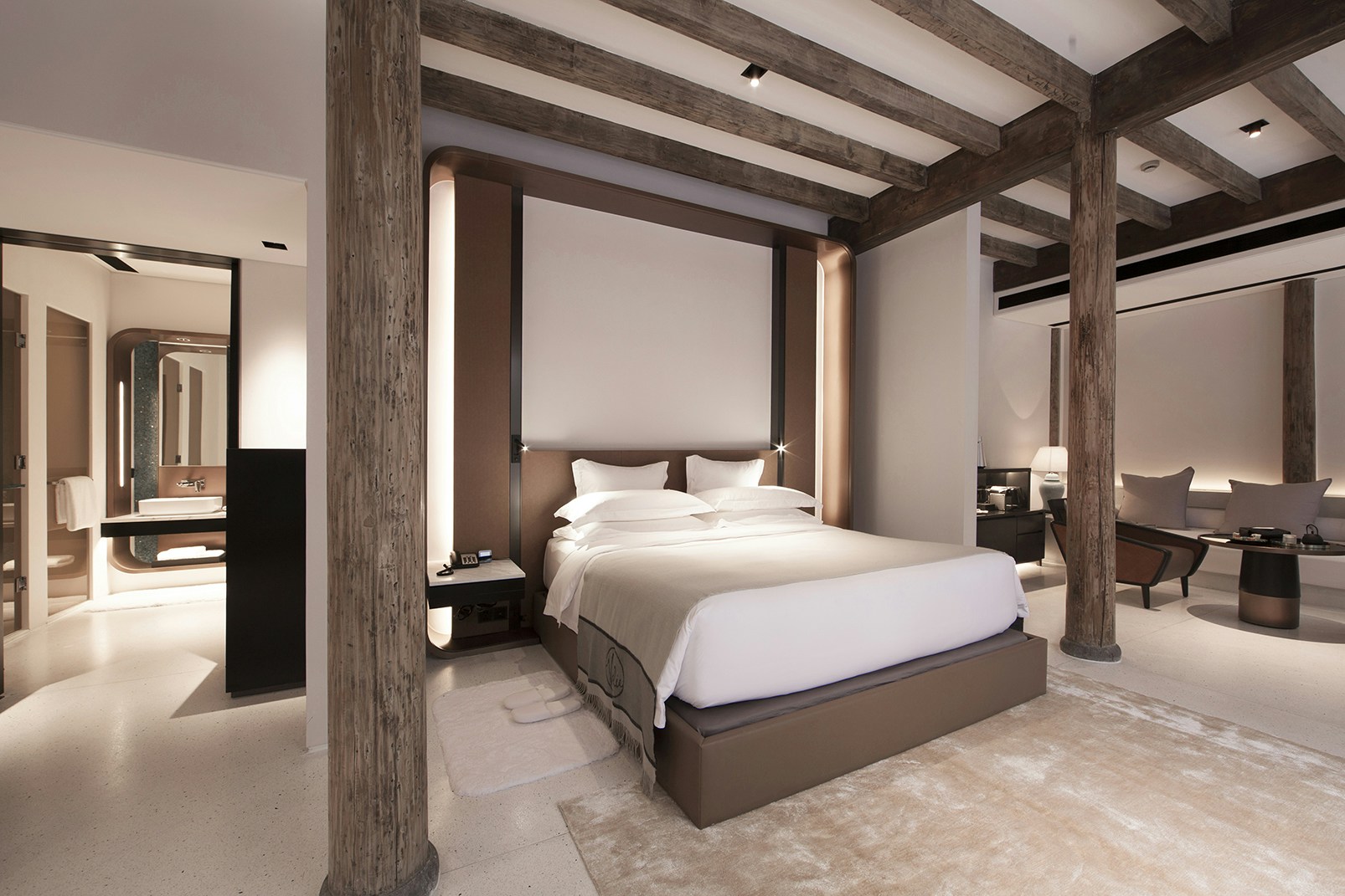 Executive Courtyard Bedroom