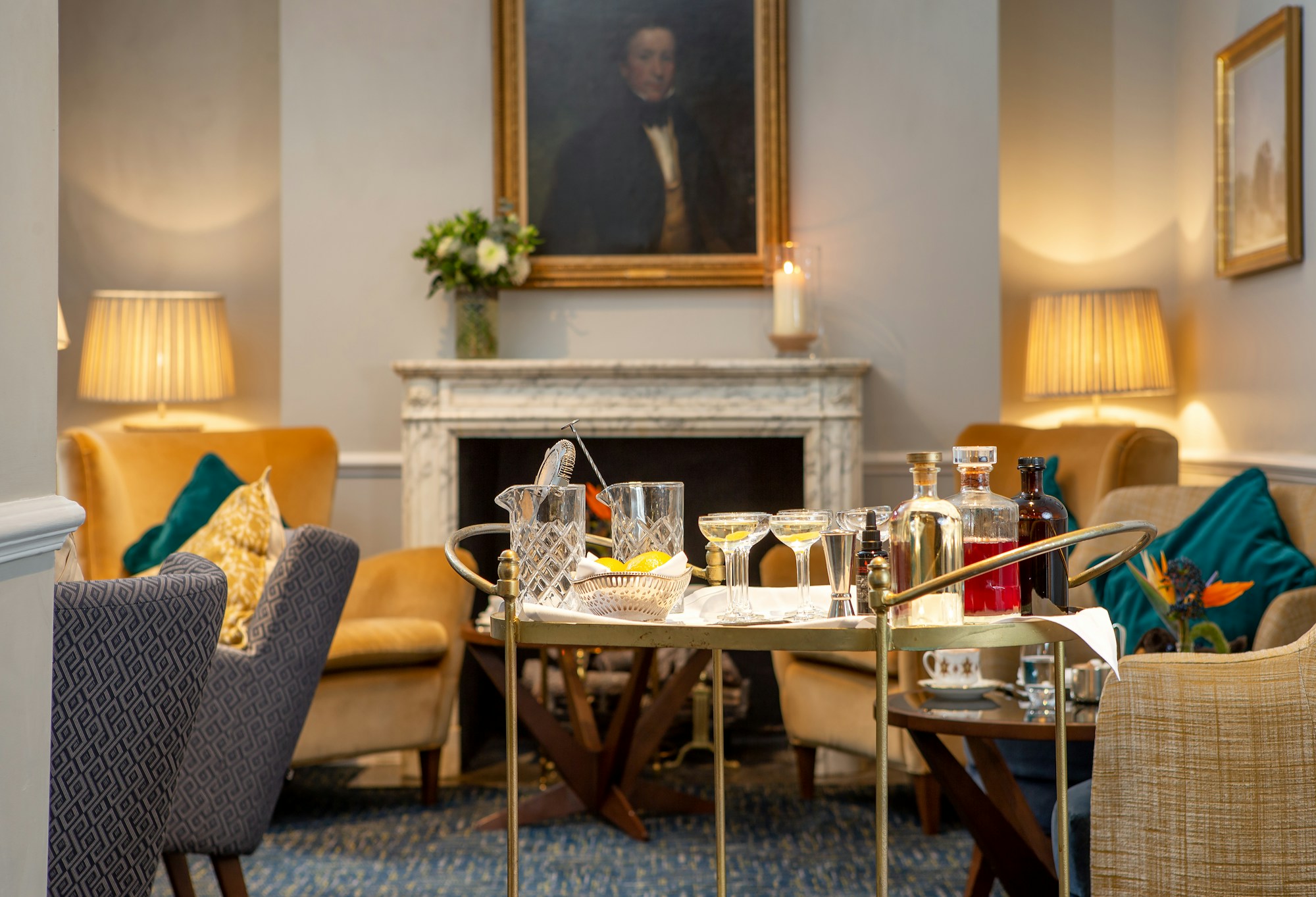 Drawing Room (Mar-Tea-ni Trolley)
