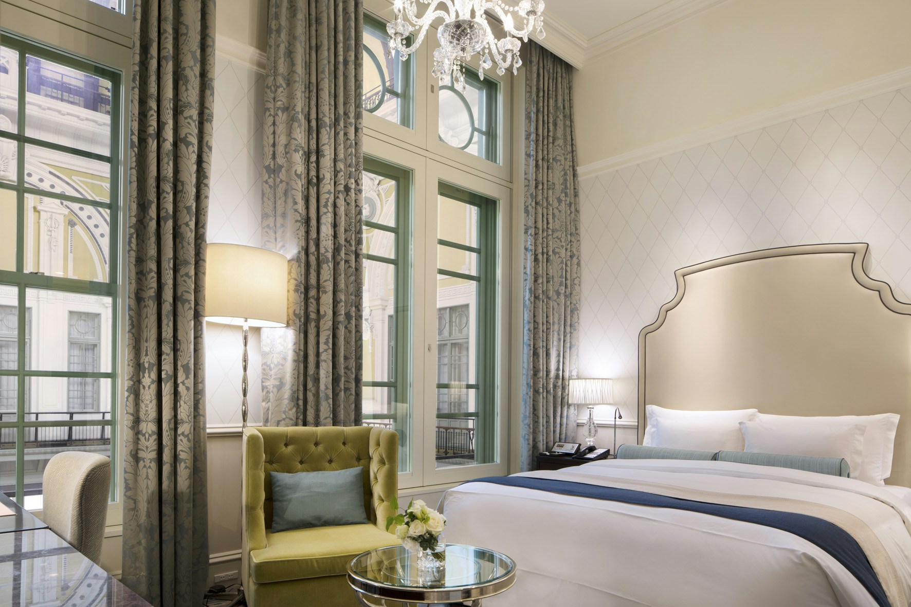 Dome Side Comfort King - Bedroom