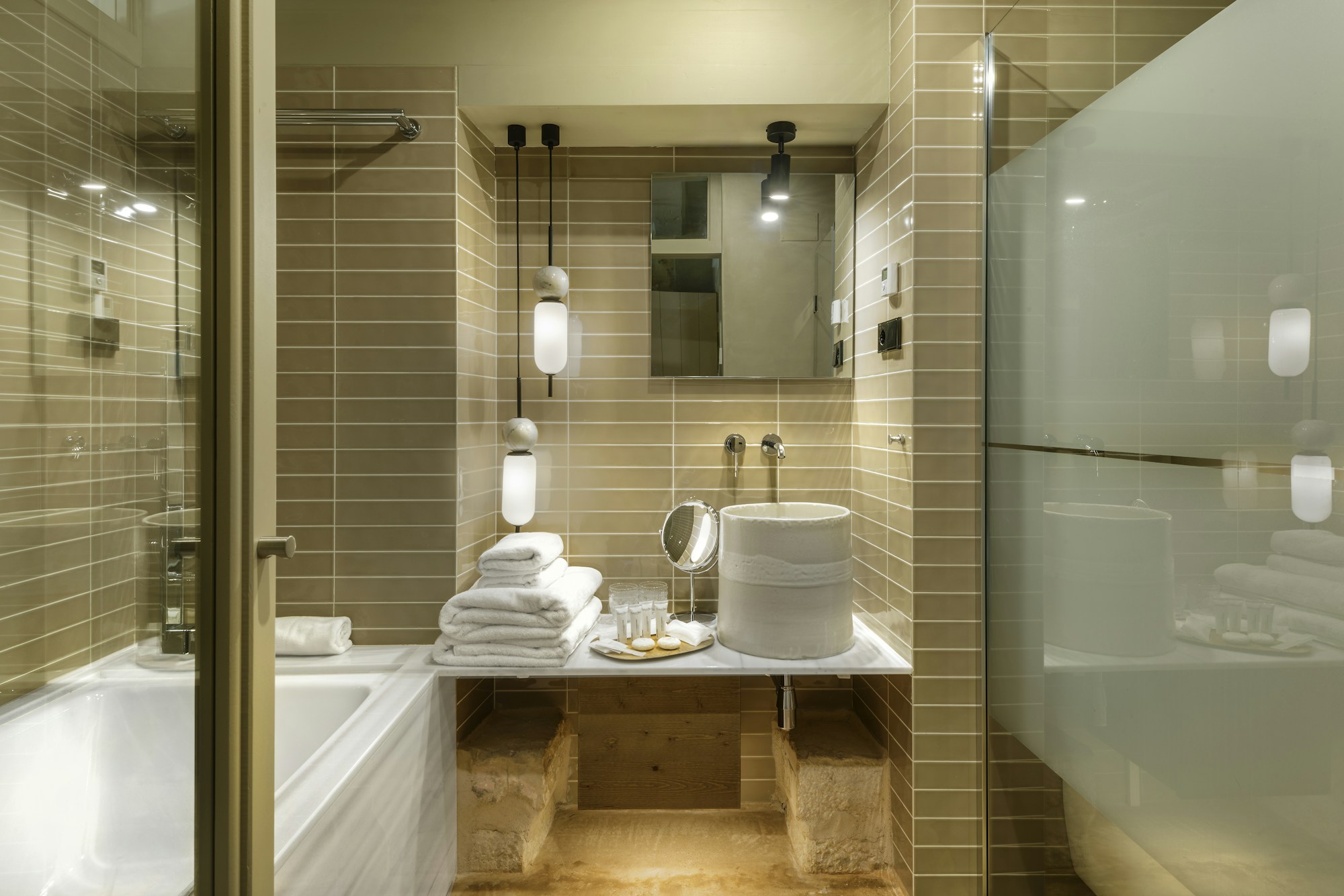 Double Standard Room - Bathroom