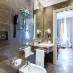 Luxury Suite Bathroom