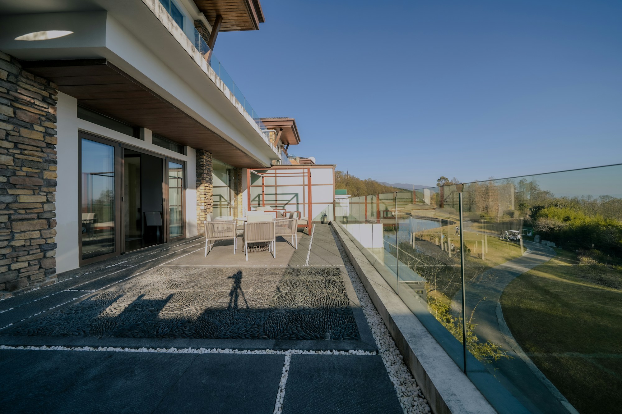 Prestige Lake View Suite - Terrace