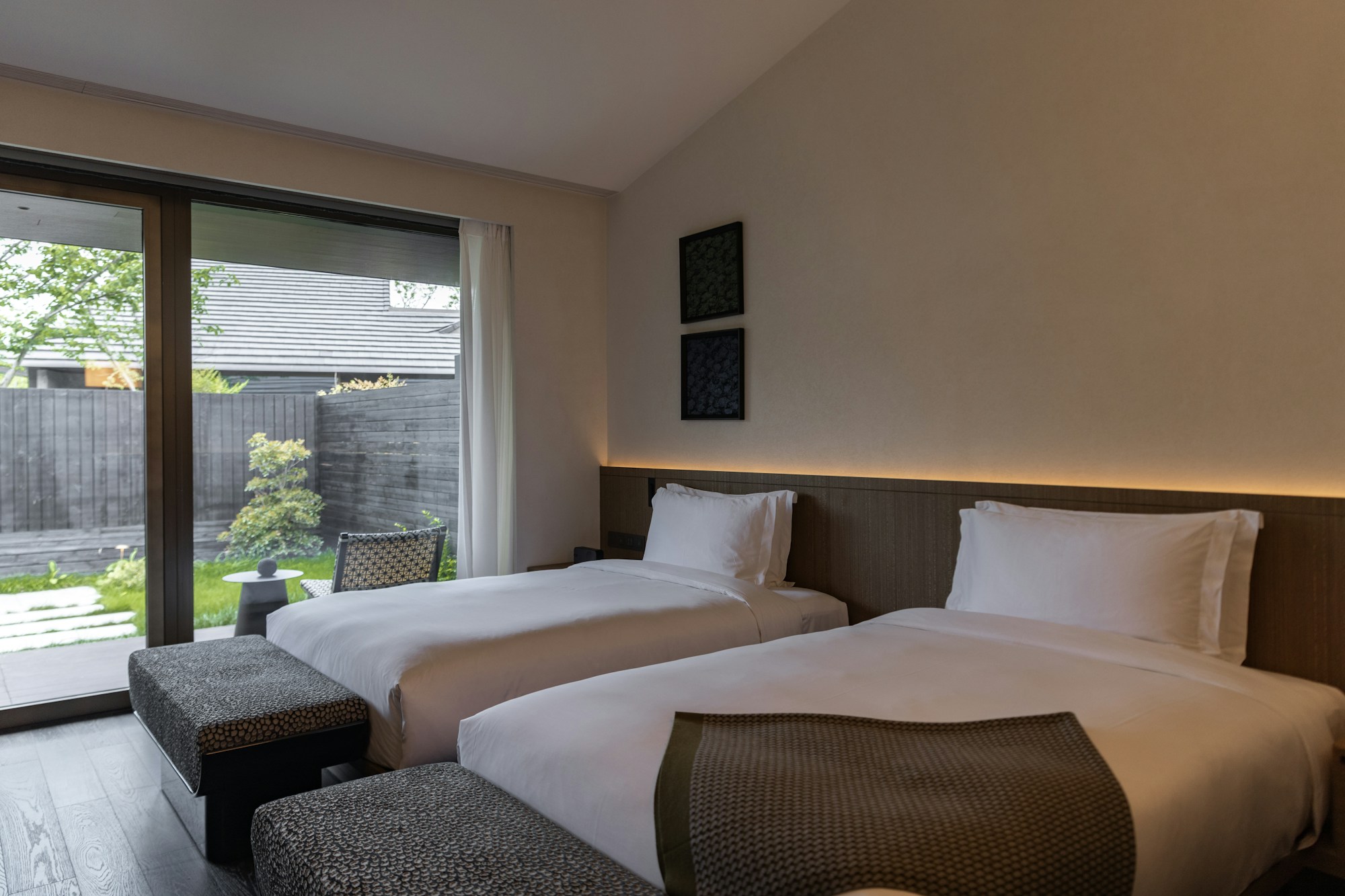 Courtyard Twin - Bedroom