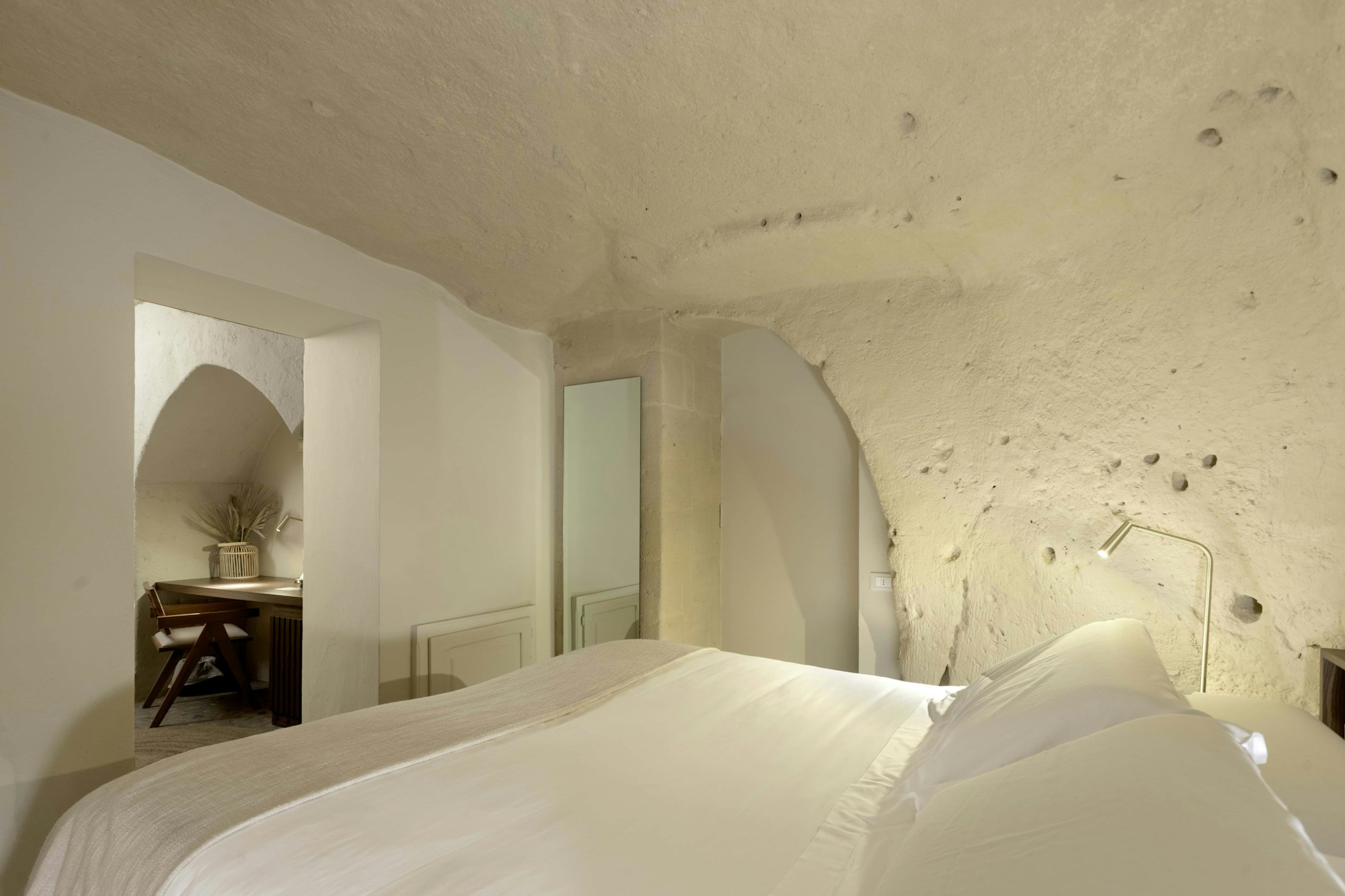 Cave with Patio - Room #67