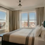 Corner King - Bedroom