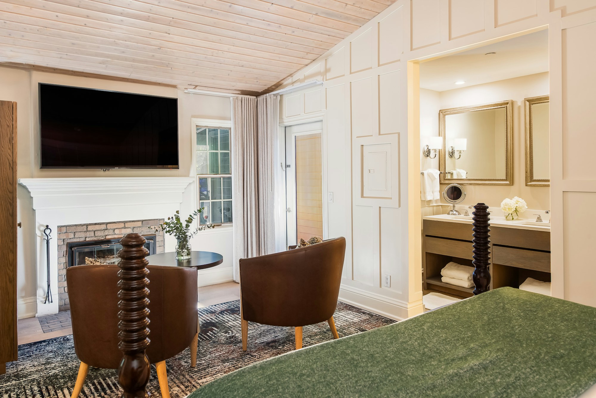 Creekside Suite - Bedroom