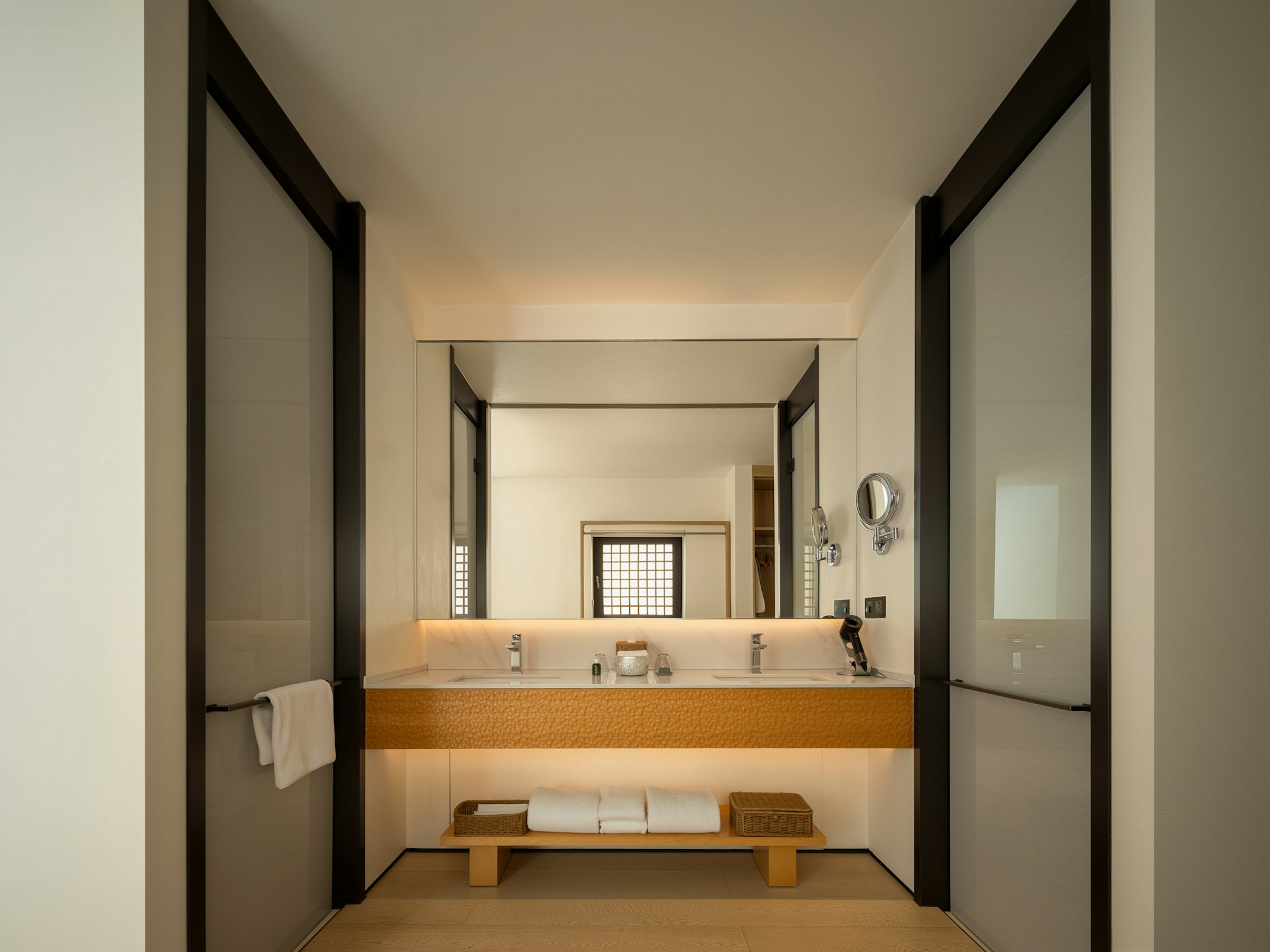 Premium Plunge Suite Bathroom