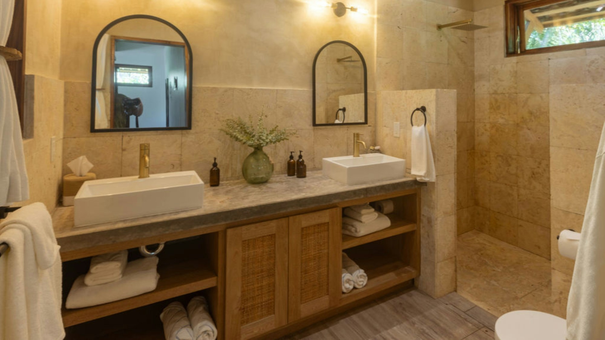 Apana Premium Oceanview Suite - Bathroom