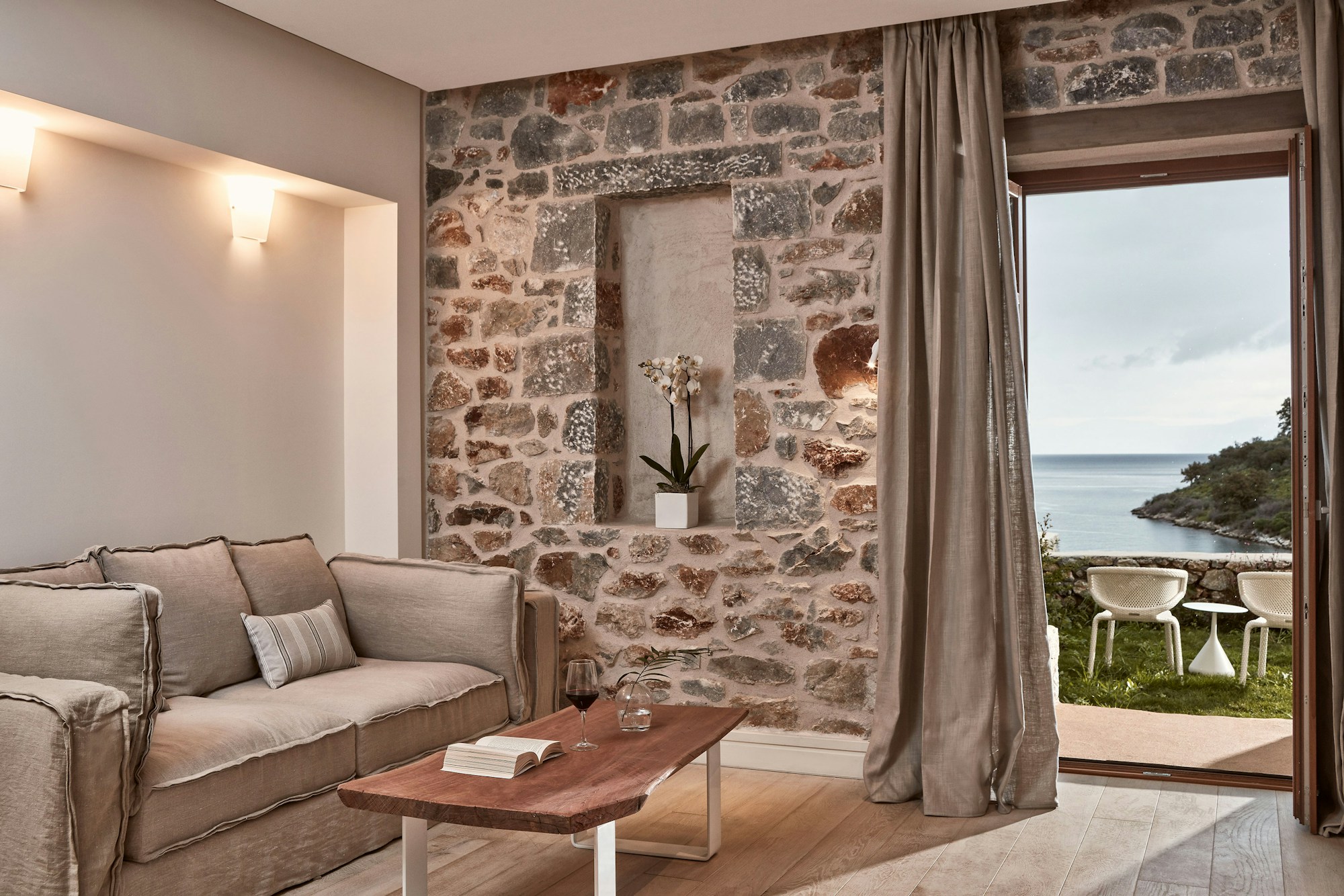 Private Pool Superior Suite Sea View - Living Area